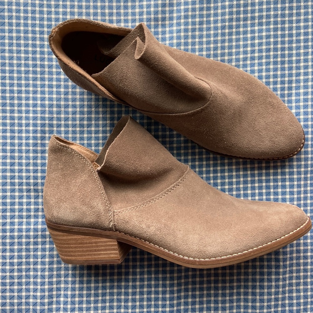 NWOT Lucky Brand Suede Booties